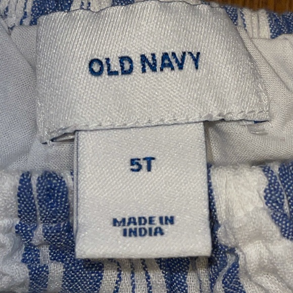 Old Navy 5T chambray shorts & top set - Picture 3 of 4